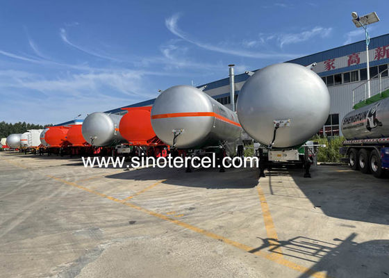 Q235 Tanque de combustible de acero al carbono Semirremolque con un compartimiento para el transporte a granel